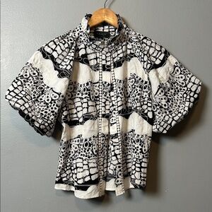 Gracia Black and White Patterned Blouse embroidered floral size small